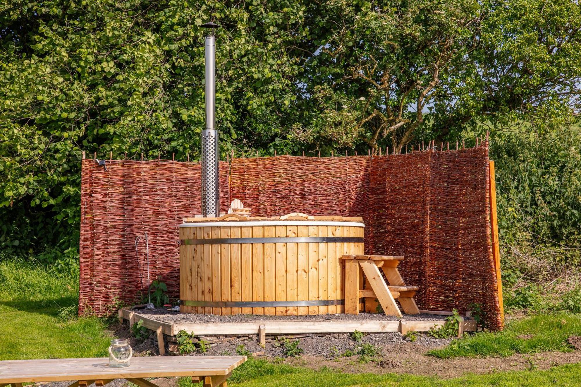 Under The Oak Glamping Ξενοδοχείο Caerphilly Εξωτερικό φωτογραφία