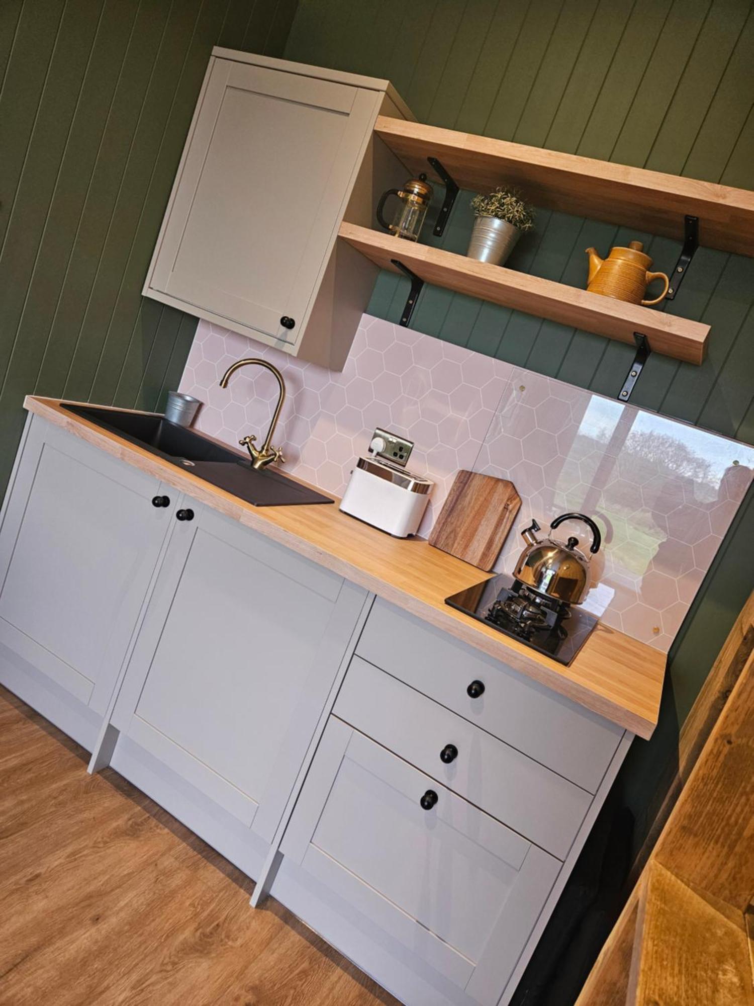 Under The Oak Glamping Ξενοδοχείο Caerphilly Εξωτερικό φωτογραφία